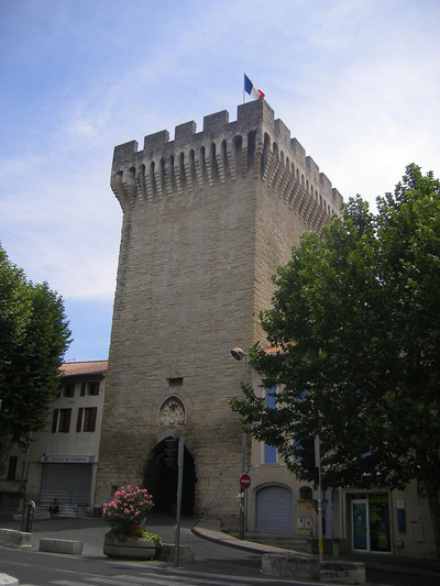 Photo récente de la porte d'Orange à Carpentras