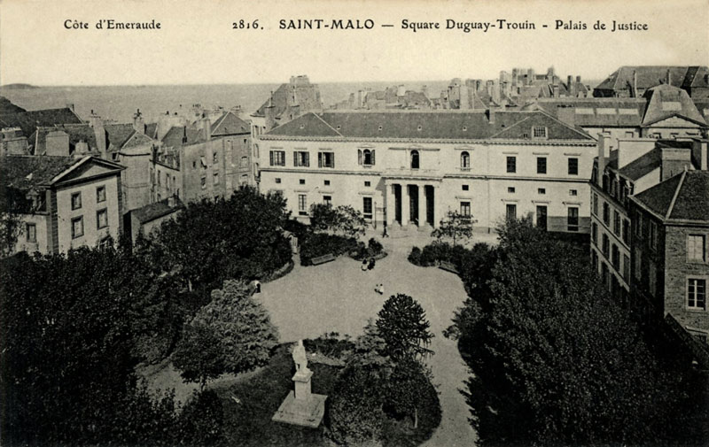 Ancienne carte postale de Saint-Malo, square Duguay-Trouin